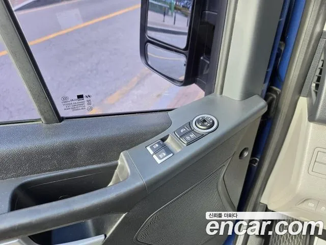 Hyundai Staria 2017 thumb 10