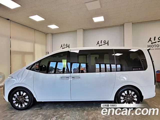 Hyundai Staria 2022 thumb 6