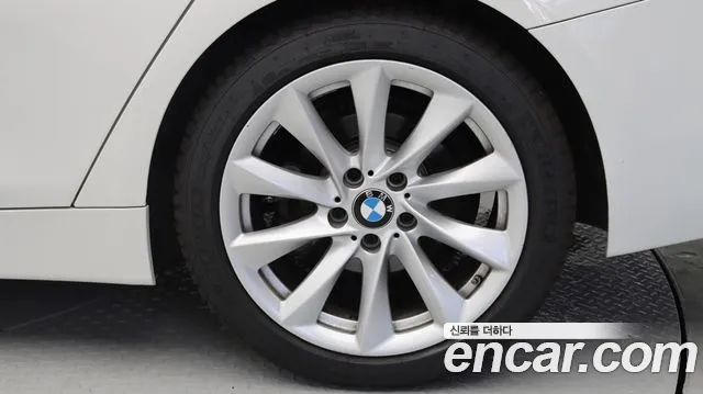 BMW 4-Series 2019 thumb 6