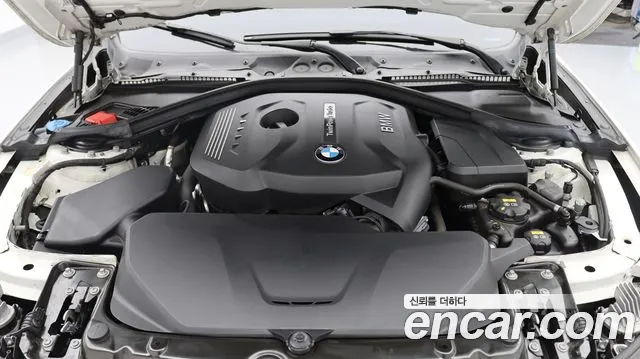 BMW 4-Series 2019 thumb 9