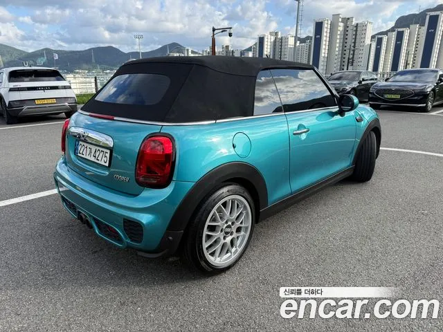 MINI Cooper Convertible 2017 thumb 2