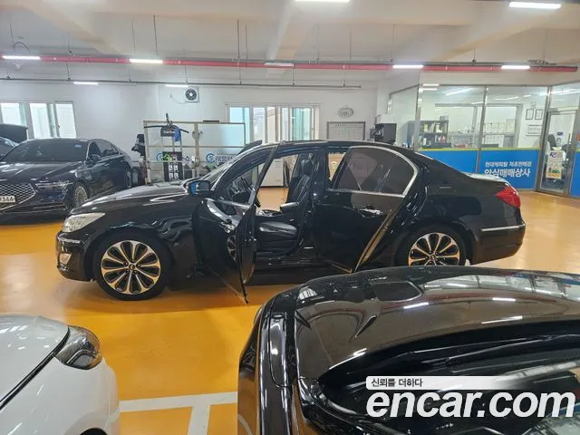 Hyundai Genesis 2012 thumb 4