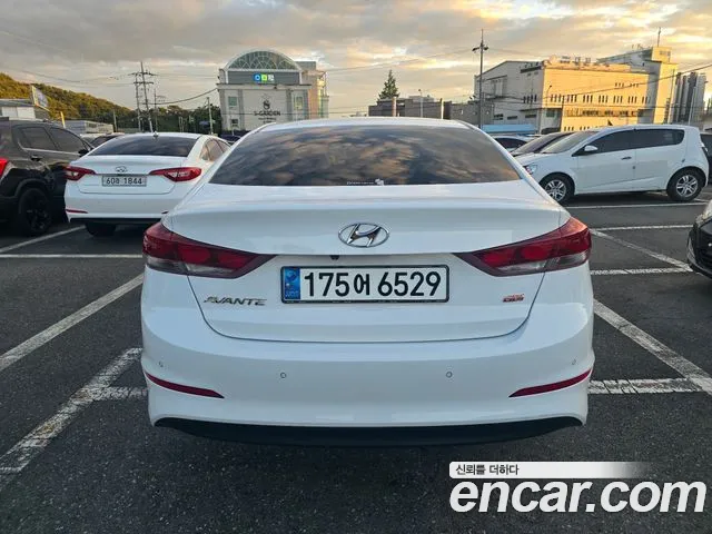 Hyundai Avante 2016 thumb 4