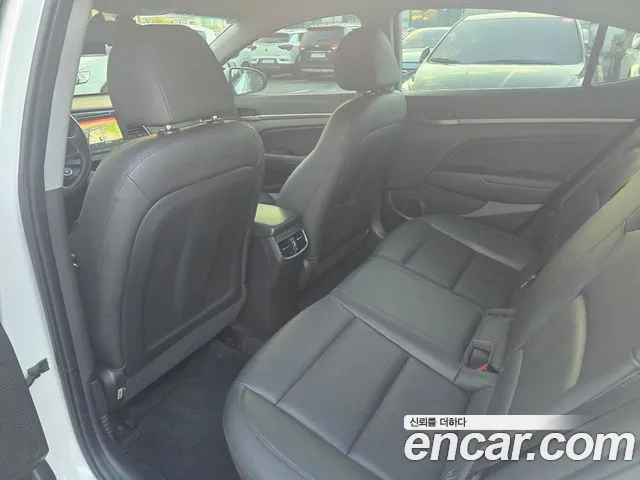 Hyundai Avante 2016 thumb 10