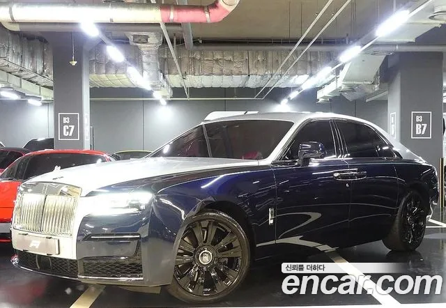 Rolls-Royce Ghost 2023 thumb 2