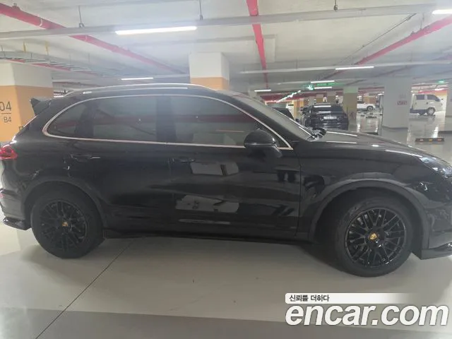 Porsche Cayenne 2015 thumb 6