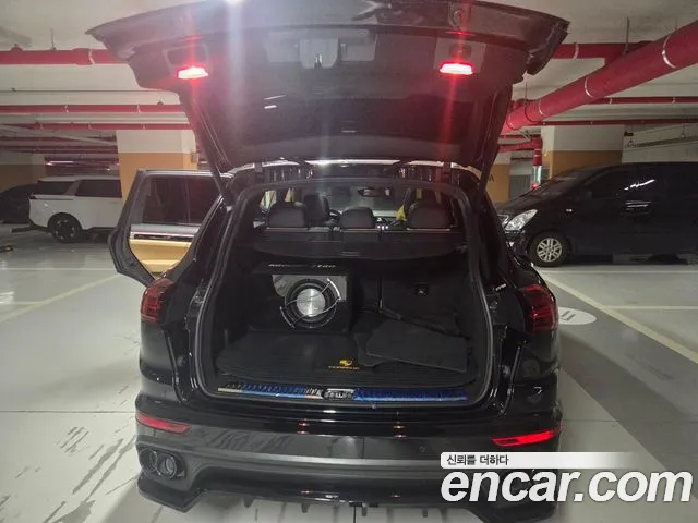 Porsche Cayenne 2015 thumb 9