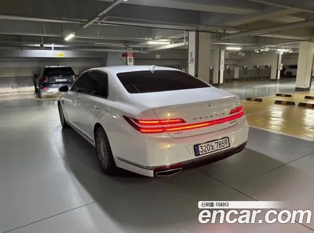 Genesis G90 2020 thumb 2