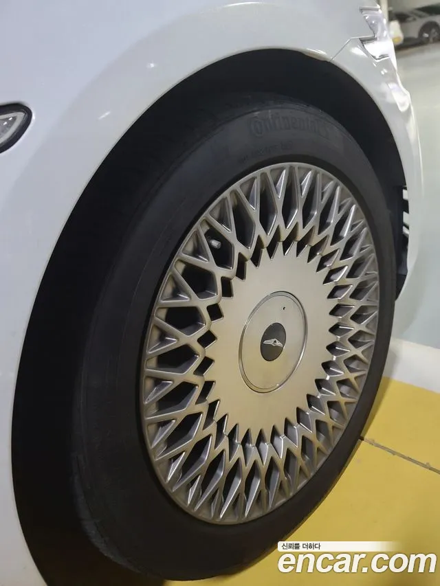 Genesis G90 2020 thumb 5