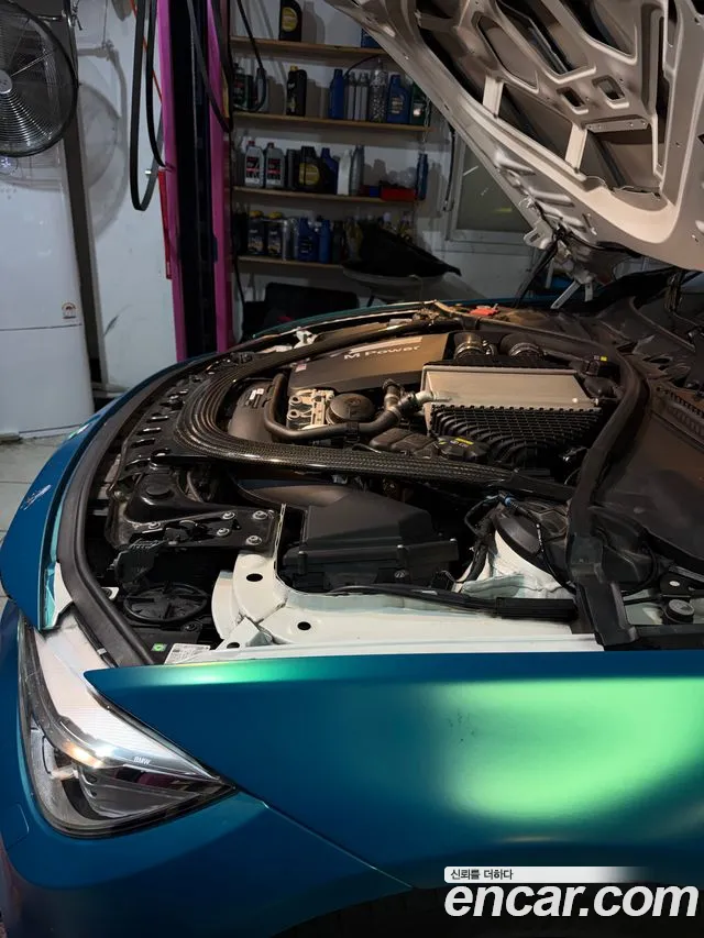 BMW M4 2016 thumb 6