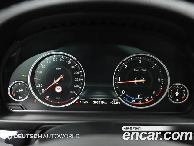 BMW 5-Series 2013 thumb 8