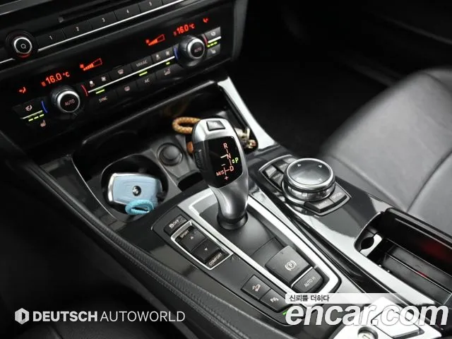 BMW 5-Series 2013 thumb 9