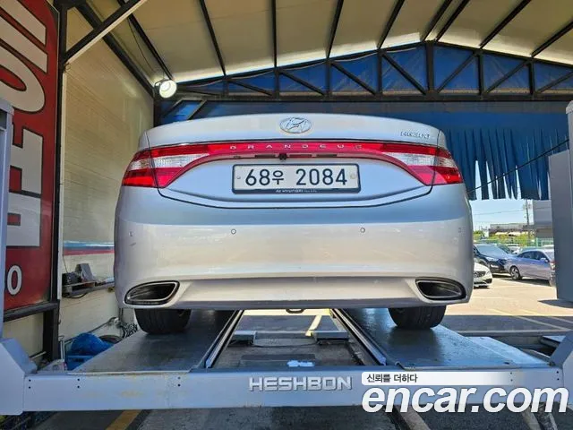Hyundai Grandeur 2011 thumb 2