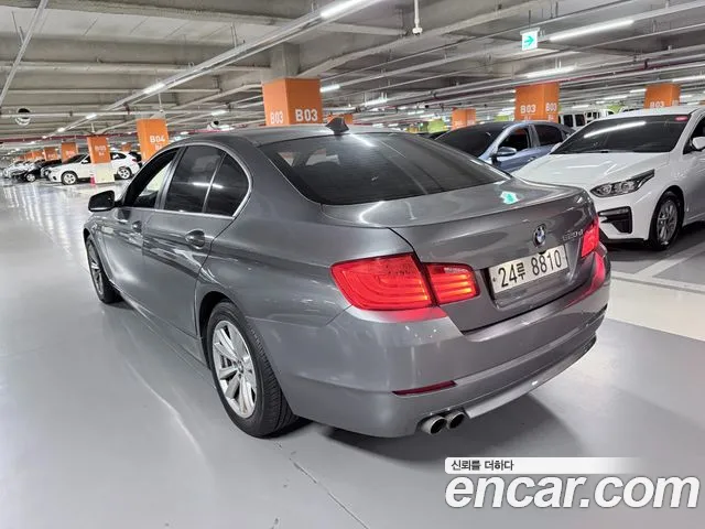 BMW 5-Series 2011 thumb 4
