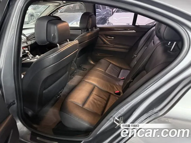 BMW 5-Series 2011 thumb 5