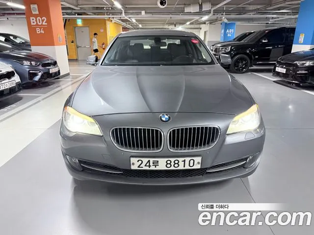 BMW 5-Series 2011 thumb 12