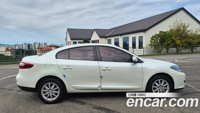 Renault-KoreaSamsung Fluence 2010 thumb 7