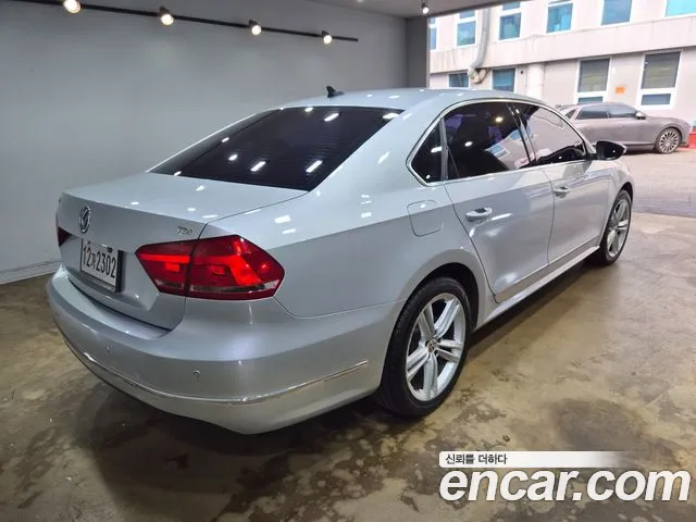 Volkswagen Passat (North America and China) 2014 thumb 4