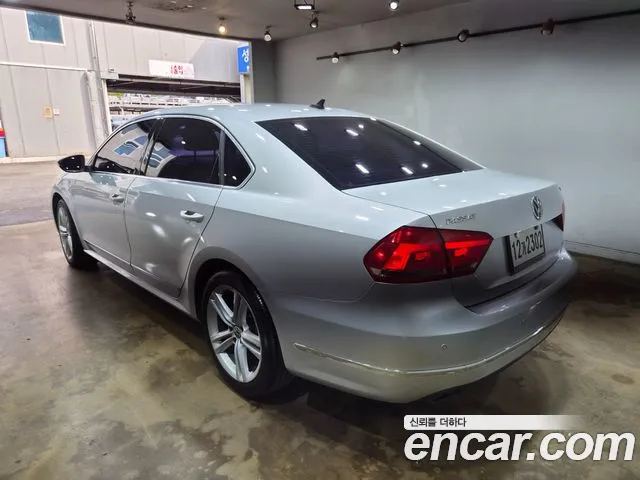 Volkswagen Passat (North America and China) 2014 thumb 6