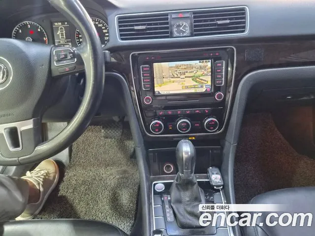 Volkswagen Passat (North America and China) 2014 thumb 7