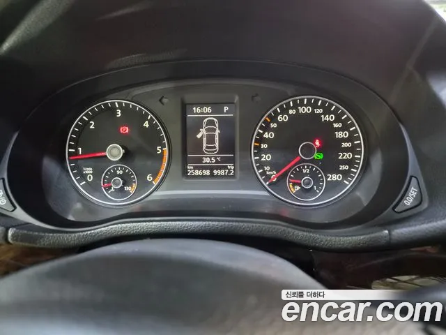 Volkswagen Passat (North America and China) 2014 thumb 8