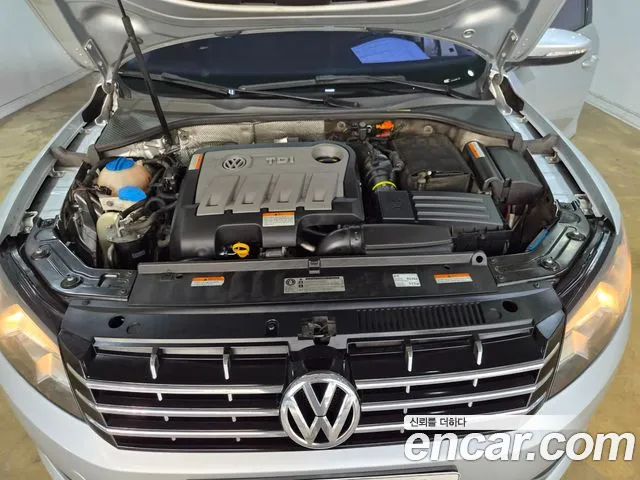 Volkswagen Passat (North America and China) 2014 thumb 10