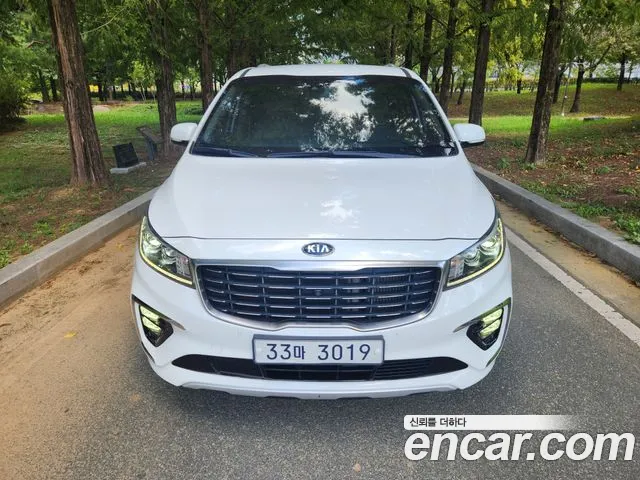 Kia Carnival 2018 thumb 2