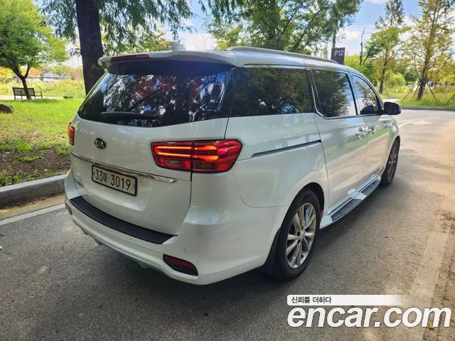 Kia Carnival 2018 thumb 6