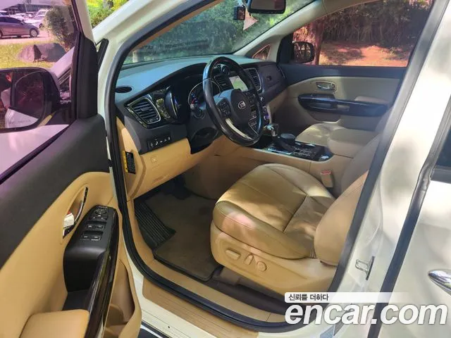 Kia Carnival 2018 thumb 10
