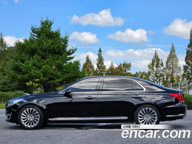 Genesis G90 2016 thumb 4