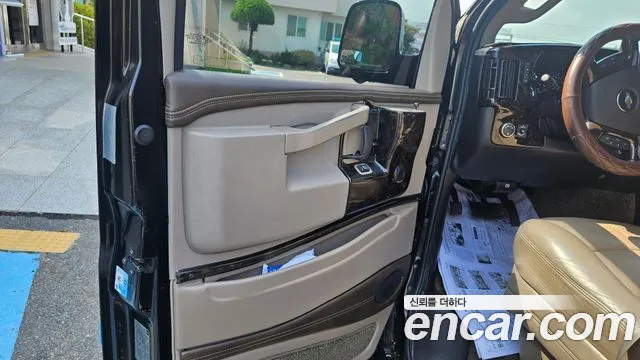 Chevrolet Express Van 2016 thumb 9