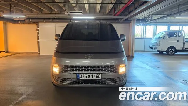 Hyundai Staria 2022 thumb 2