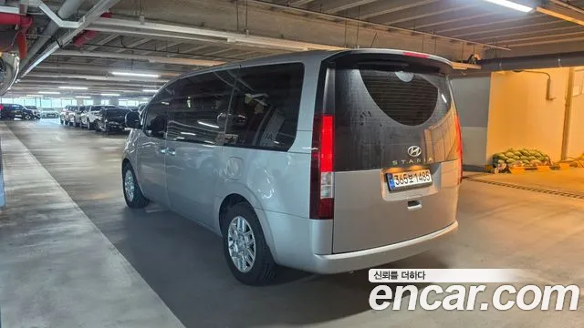 Hyundai Staria 2022 thumb 4