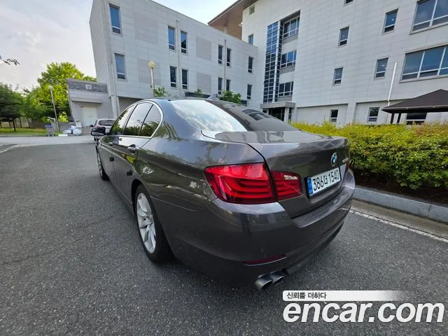 BMW 5-Series 2013 thumb 3