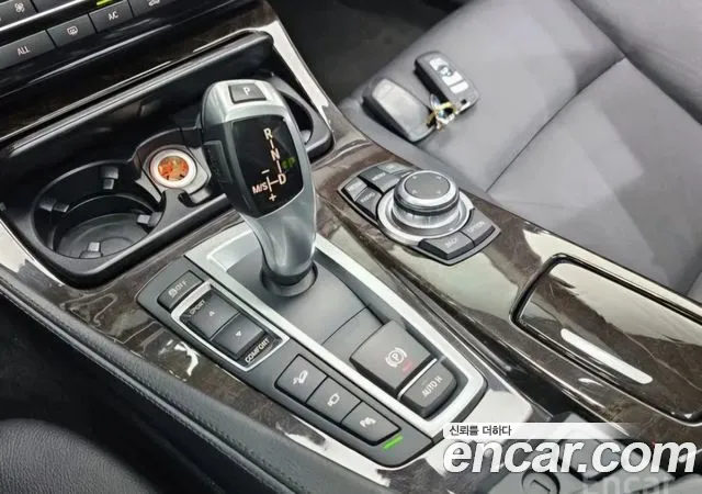 BMW 5-Series 2013 thumb 9