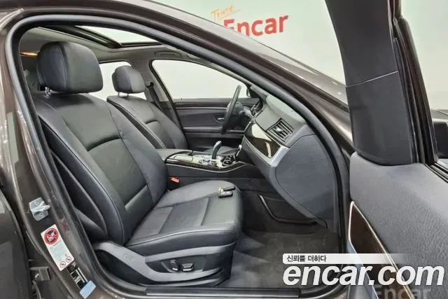 BMW 5-Series 2013 thumb 10