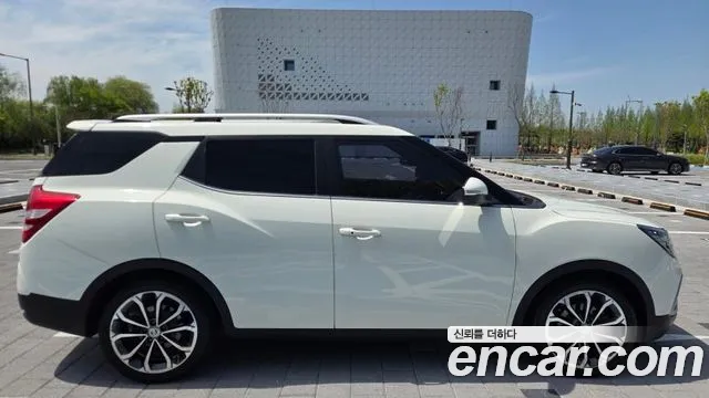KG_Mobility_Ssangyong TIBOLI 2016 thumb 2