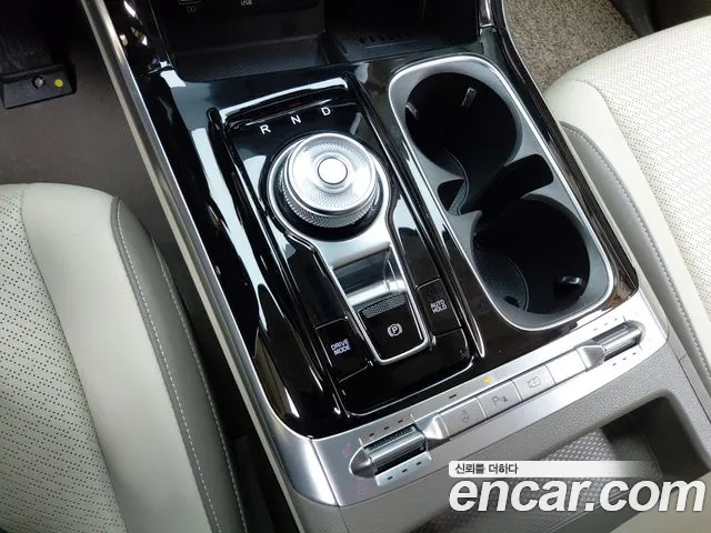 Kia Carnival 2022 thumb 9