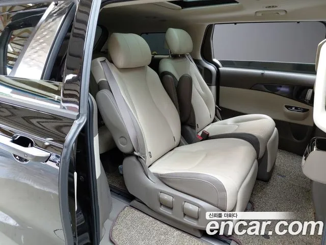 Kia Carnival 2022 thumb 11