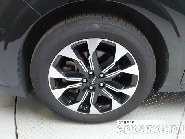 Kia Carnival 2022 thumb 5