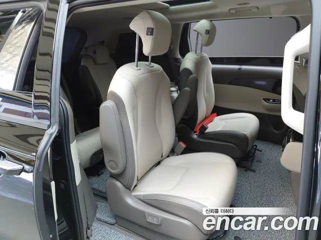 Kia Carnival 2022 thumb 11