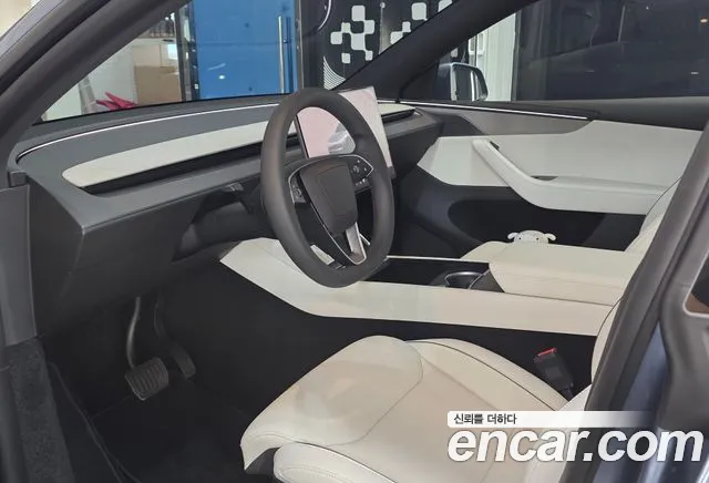 Tesla Model Y 2026 thumb 7