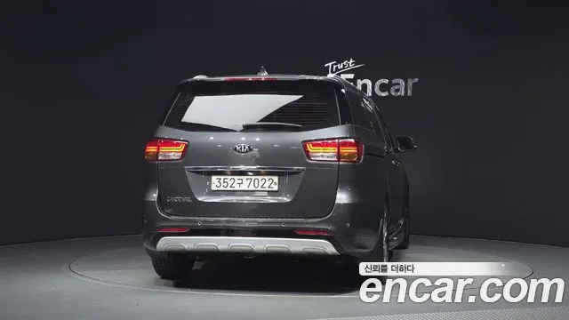Kia Carnival 2016 thumb 4