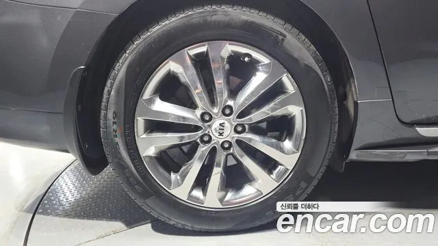 Kia Carnival 2016 thumb 5