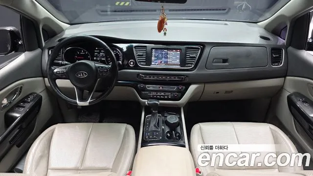Kia Carnival 2016 thumb 7