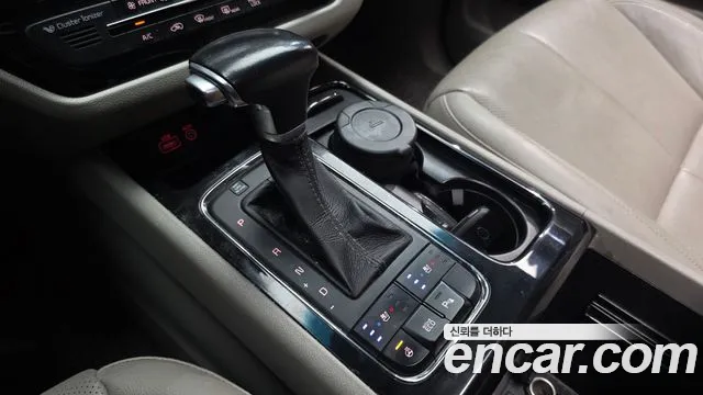 Kia Carnival 2016 thumb 9