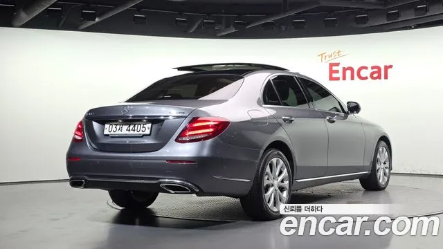 Mercedes-Benz E-Класс 2019 thumb 2