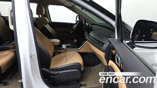 Kia Carnival 2021 thumb 11