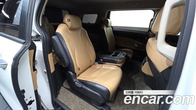 Kia Carnival 2021 thumb 12