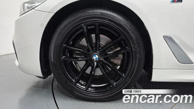 BMW 5-Series 2017 thumb 5